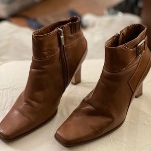 Size 7.5 Prediction ankle boots